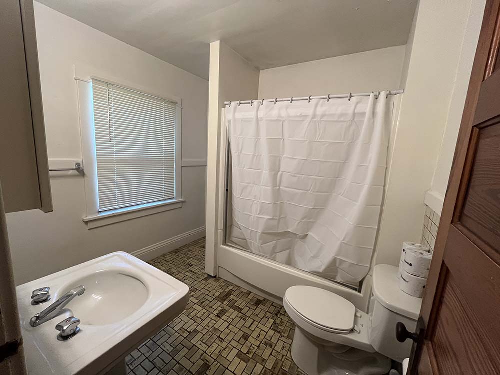 Asgard bathroom