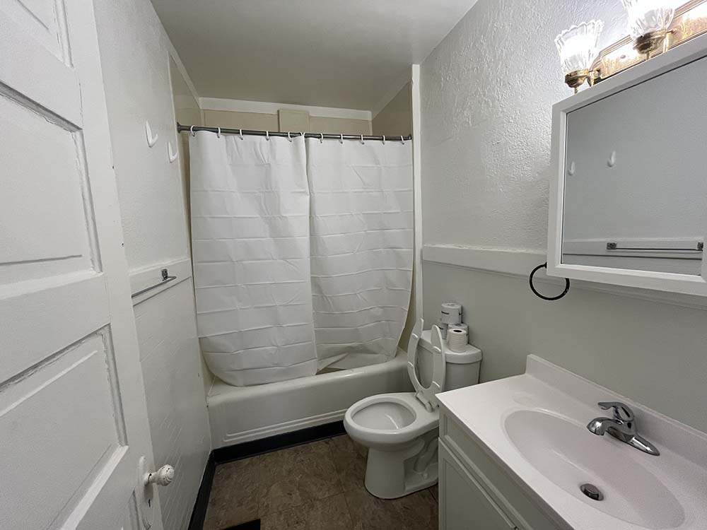 Bostad bathroom, first floor