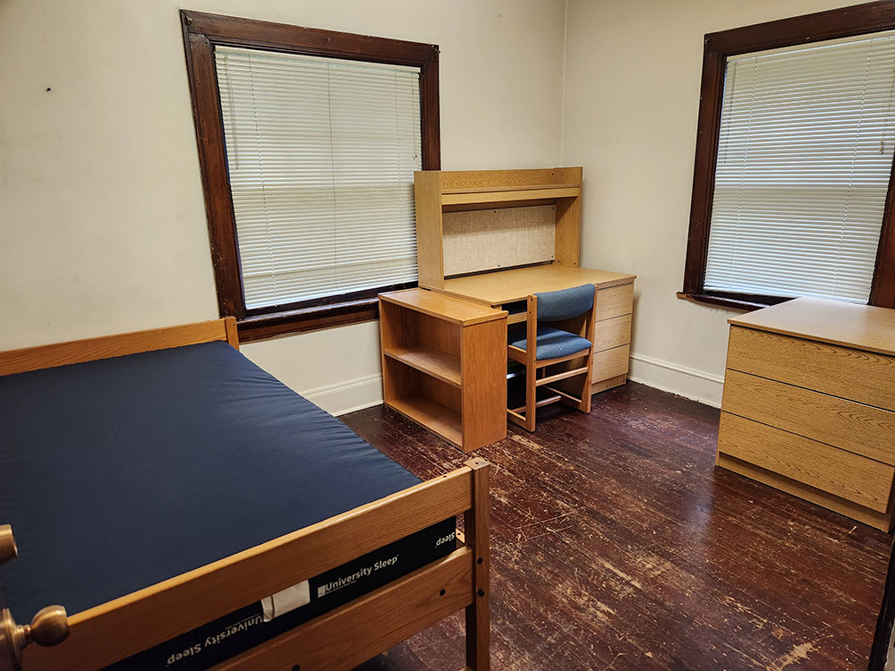 Esbjorn bedroom