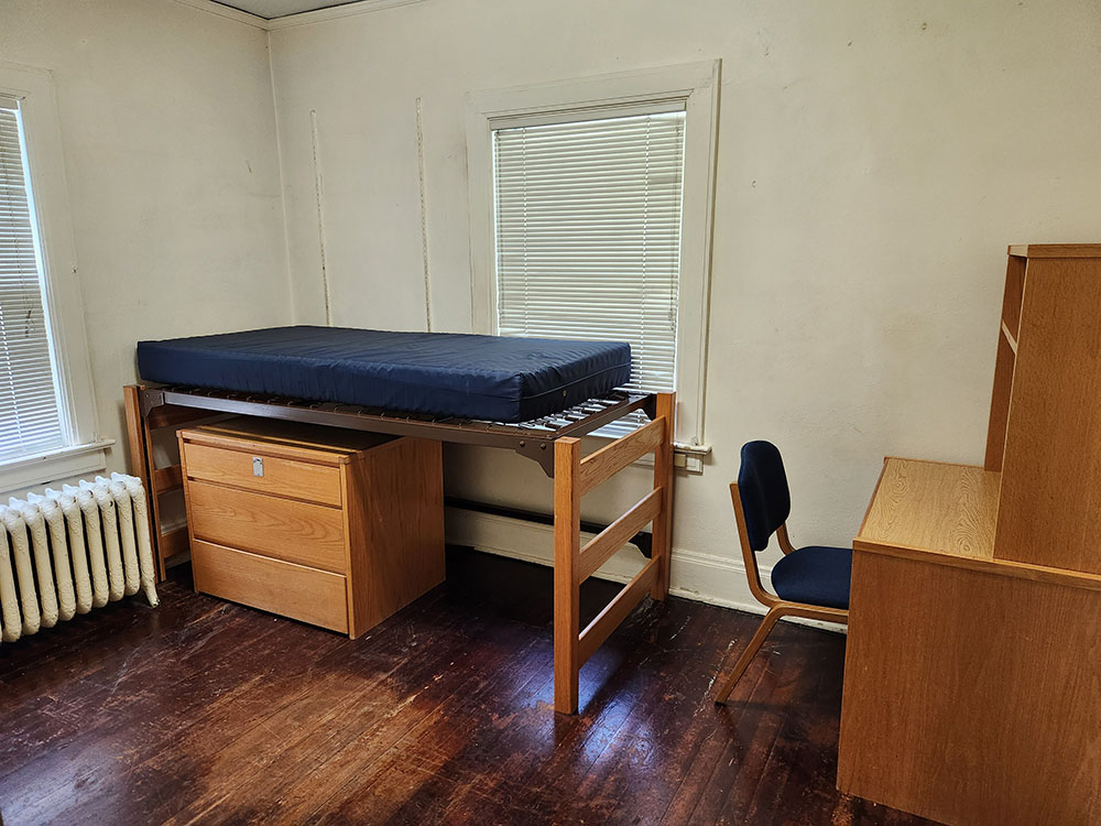 Esbjorn bedroom