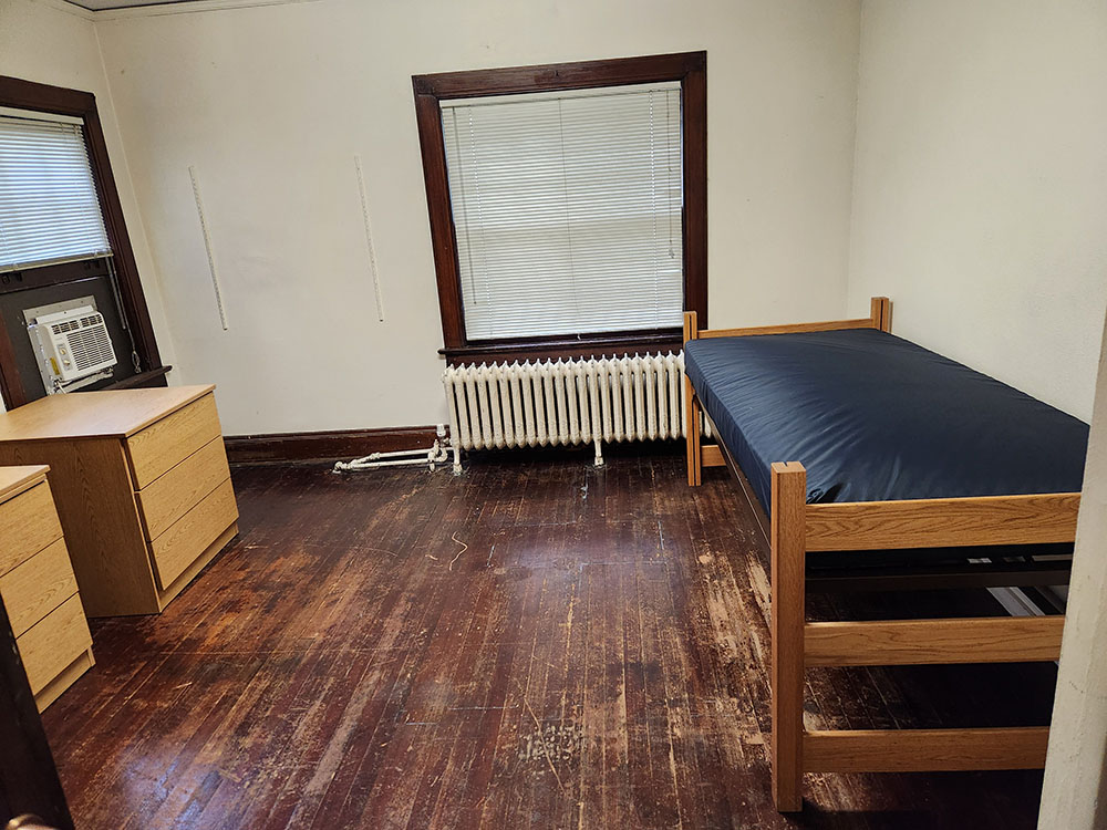 Esbjorn bedroom