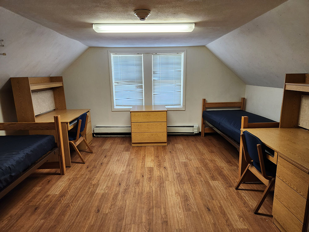 Esbjorn bedroom