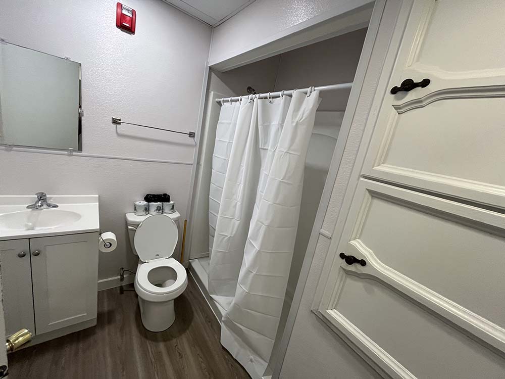 Forseti bathroom, first floor