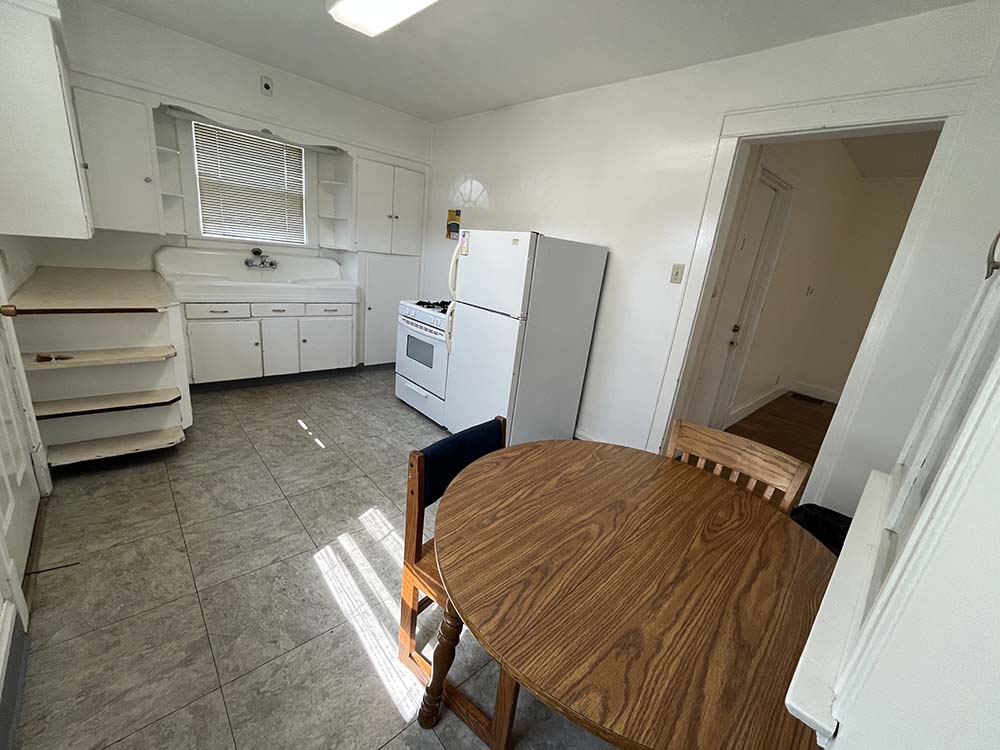 Gustav A kitchen/dining room