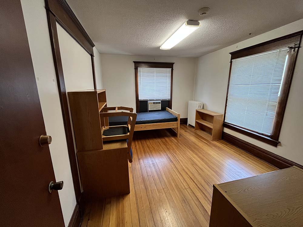 Hansen bedroom 4