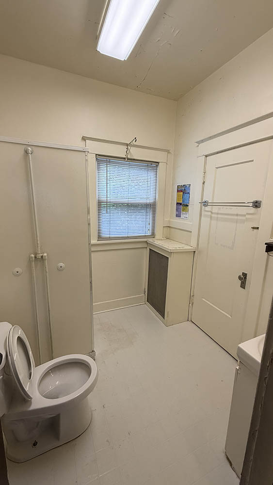 Heimdall, bathroom