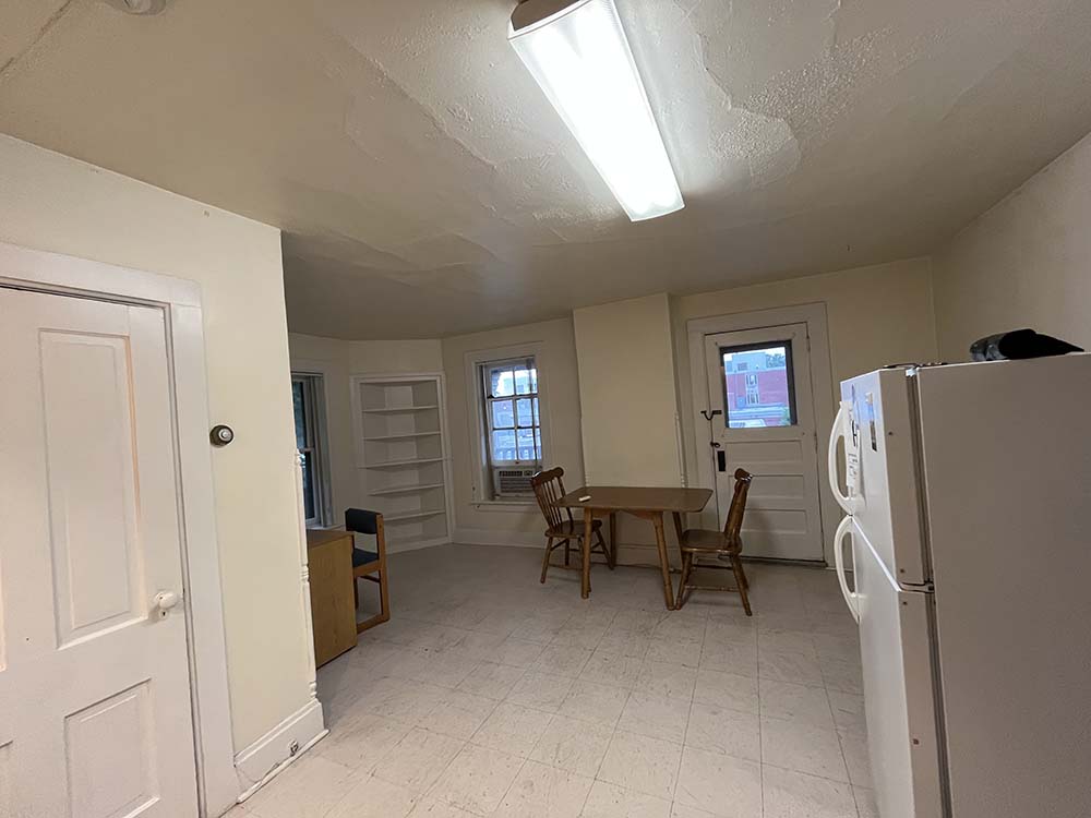 House on the Hill, apartment 2 dining room