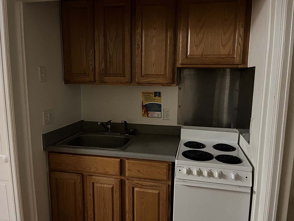 House on the Hill, apartment 3 kitchen