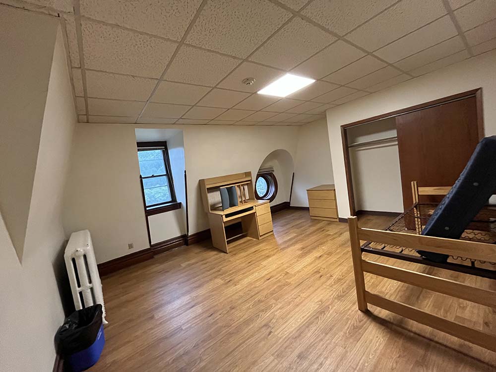 House on the Hill, apartment 302