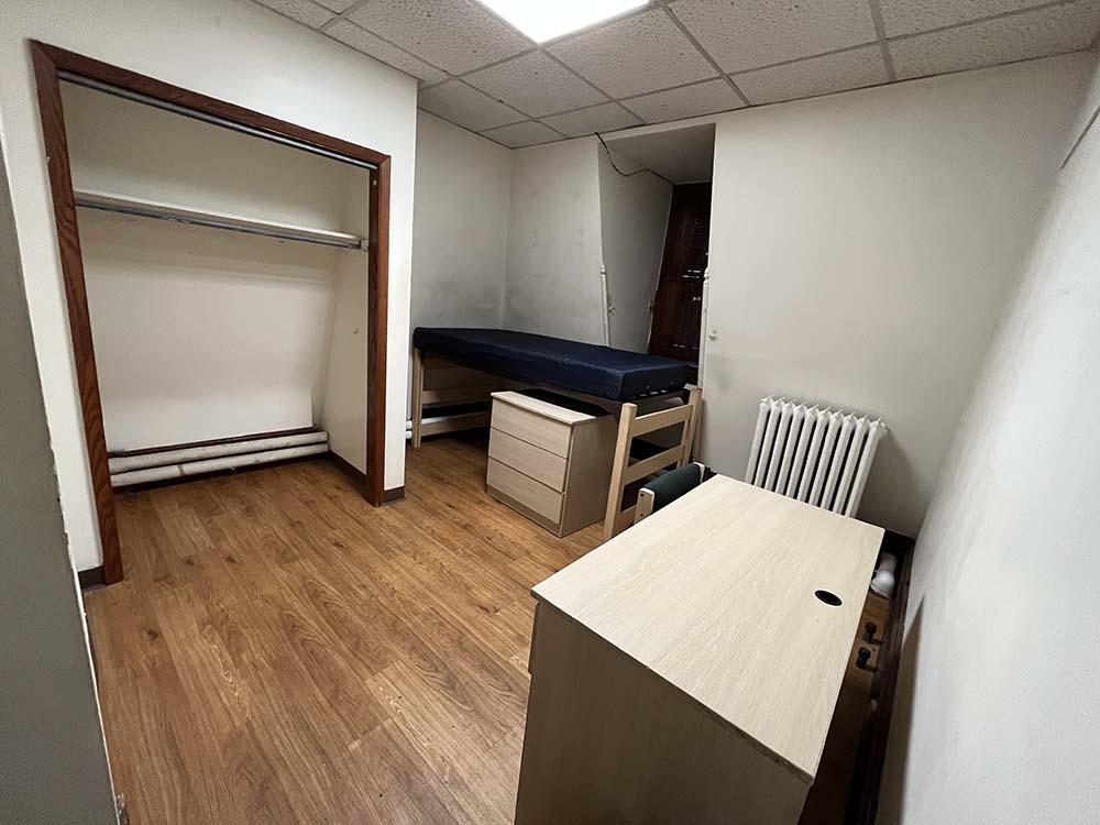 House on the Hill, apartment 305