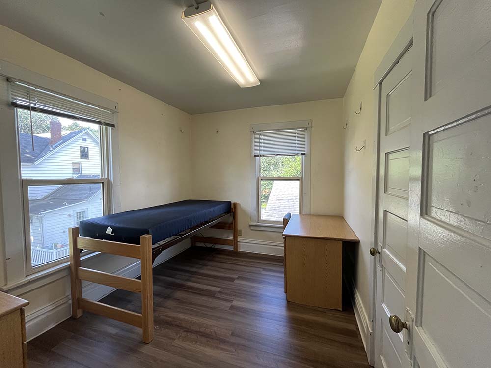 Loki B, bedroom 1