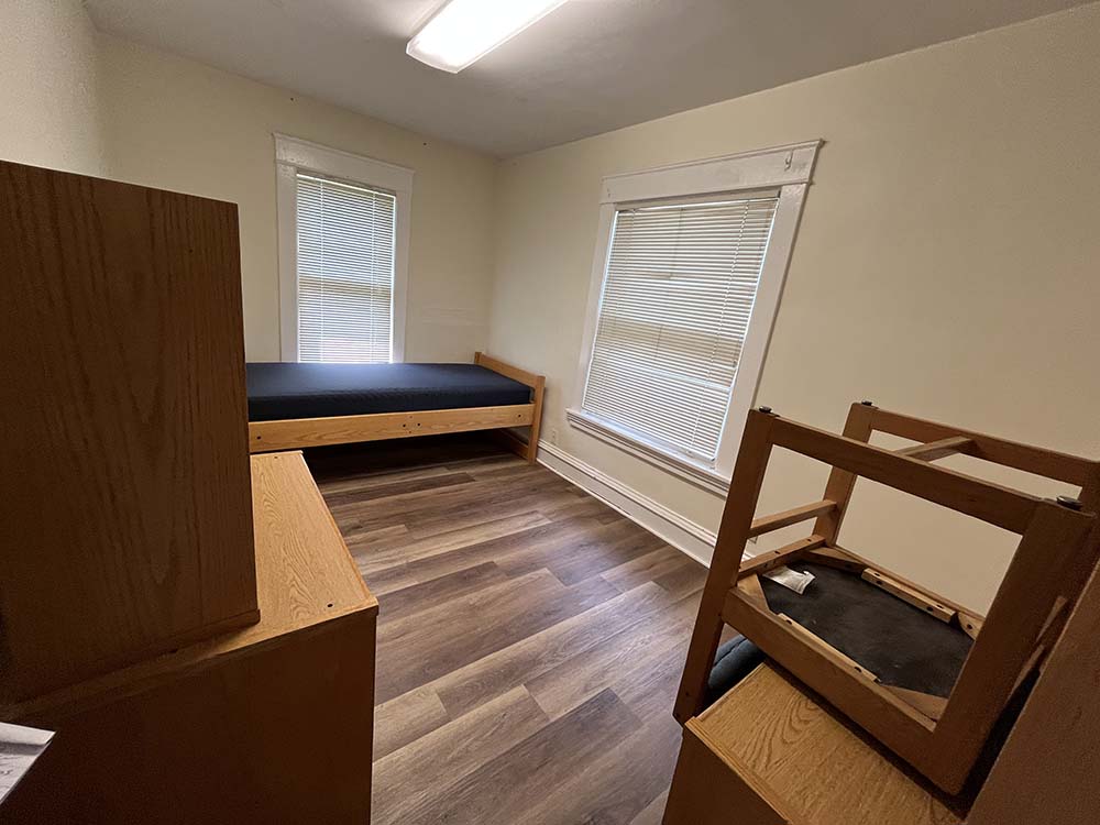 Moberg bedroom #1