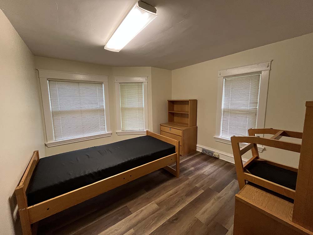 Moberg bedroom #3
