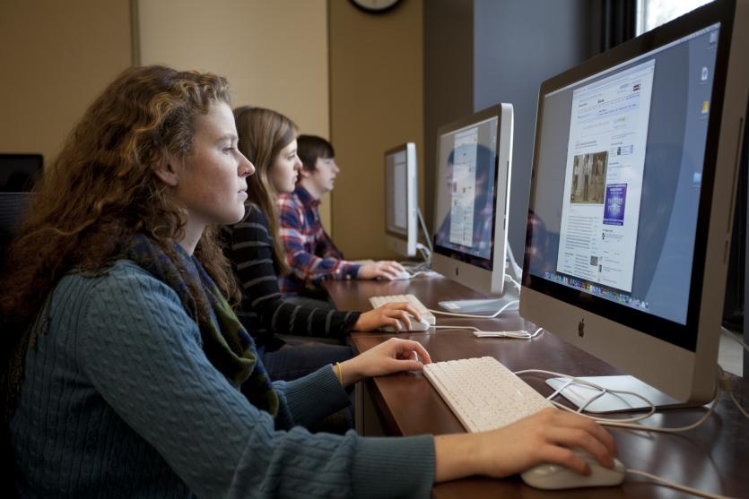 Students in Old Main Mac Lab